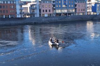 Potápěči vylovili z řeky Otavy v Písku tělo muže, který se nevrátil z firemního večírku - Novinky